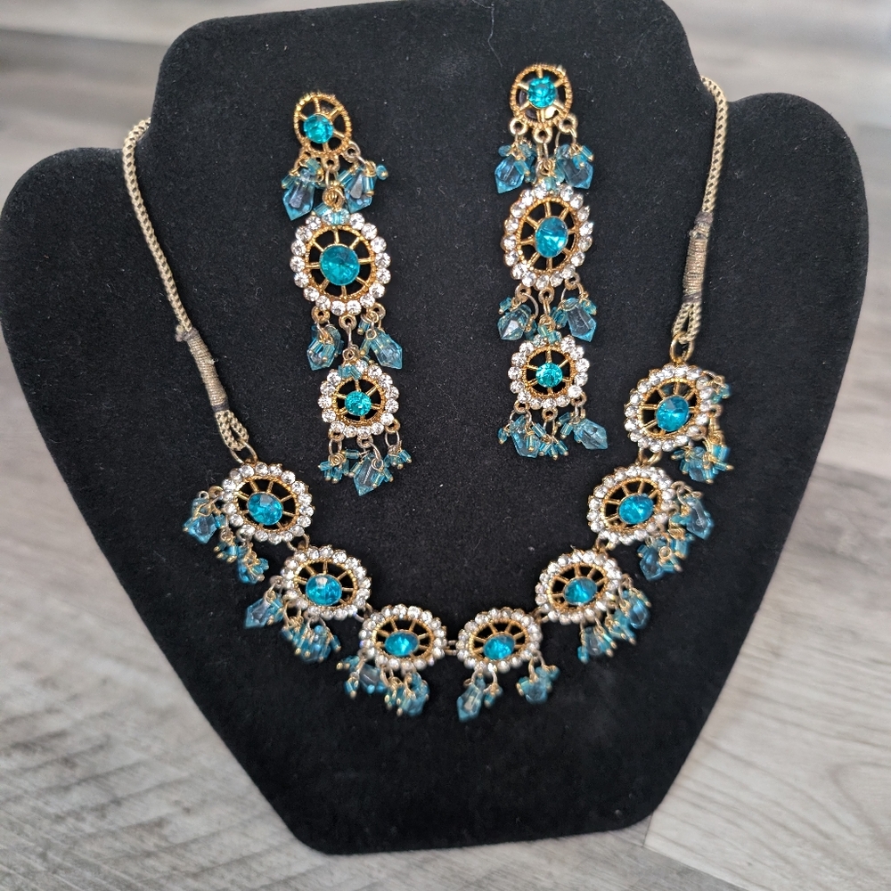 Elegant Blue and Gold Jewelry Set